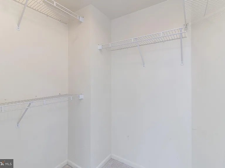 1004 Barbaras Ct — Photo 21