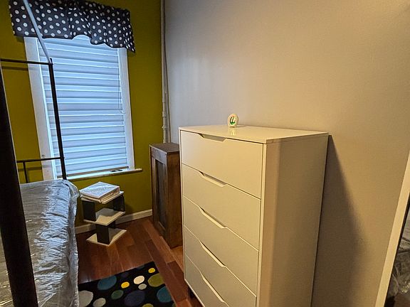 2nd image of 228 Bayview Ave #1
