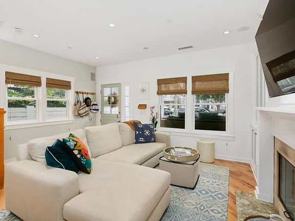 4th image of 840 C Ave