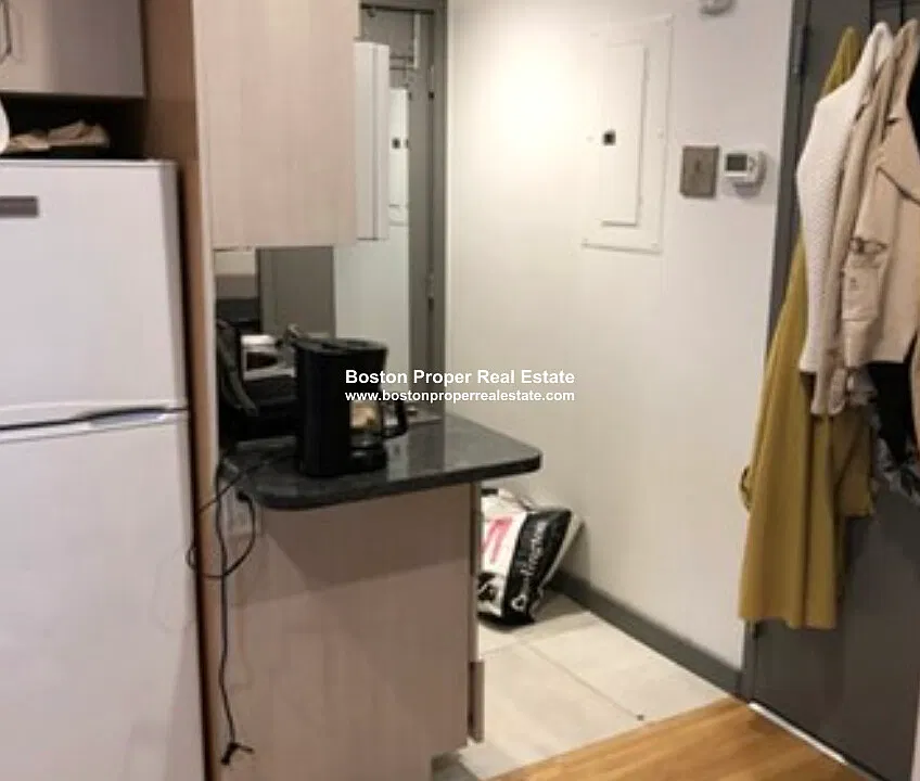 144 Bowdoin St #32