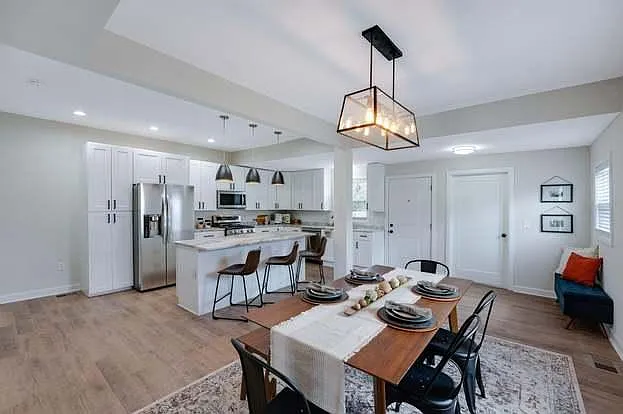 879 Bellows Ave — Photo 2