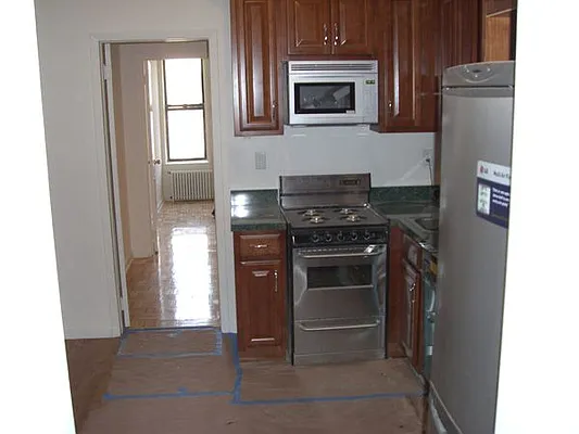 Rented by Eric Goodman Realty Corp | media 32