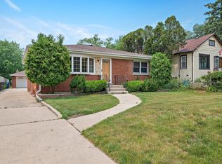 706 S Monterey Ave, Villa Park, IL 60181