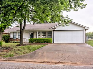 320 Glenhaven Dr, Enid, OK 73703