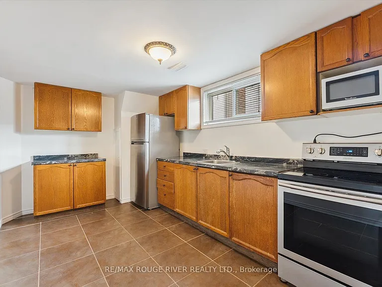 1121 Brock St S #BASEMENT — Photo 12