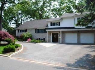 638 Wildwood Rd W, Northvale, NJ 07647