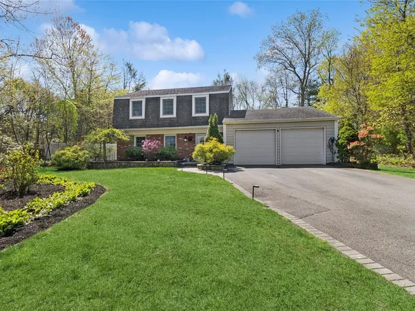 11 W Parsons Court, Setauket, NY 11733