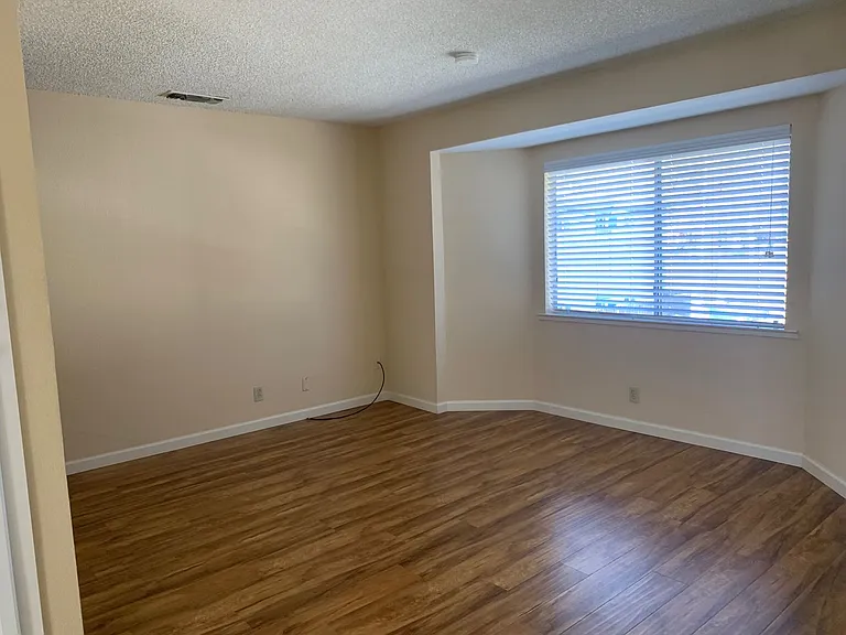 1619 G Street — Photo 12