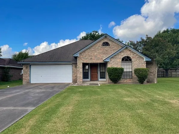 114 Bumelia St, Lake Jackson, TX 77566