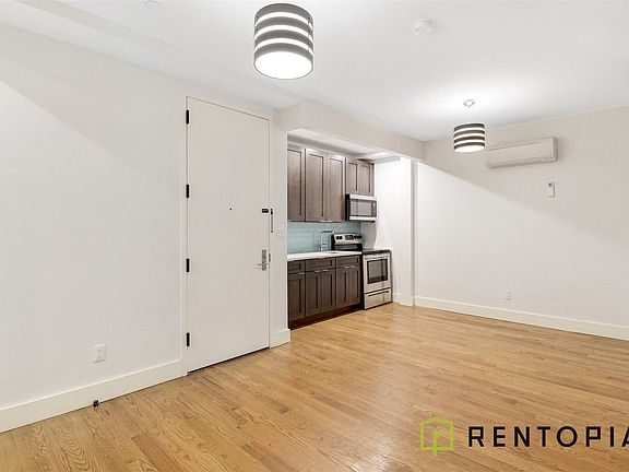 3rd image of 868 Lafayette Ave #4C