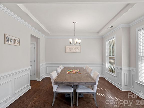 4th image of 19108 Birdmeadow Dr