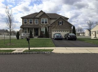 1040 Weston Dr, Williamstown, NJ 08094