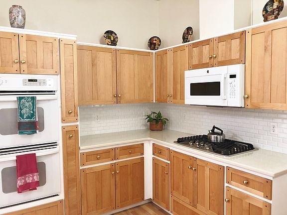 Left side of kitchen