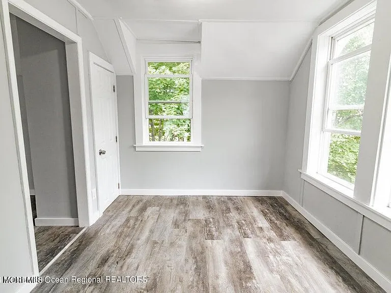 306 Henley Ave #B — Photo 5