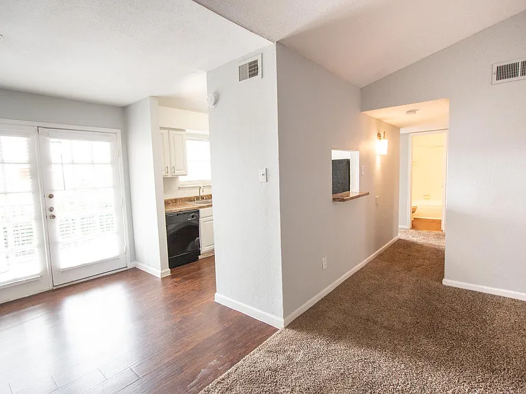 The Claridge Apartments — Photo 15