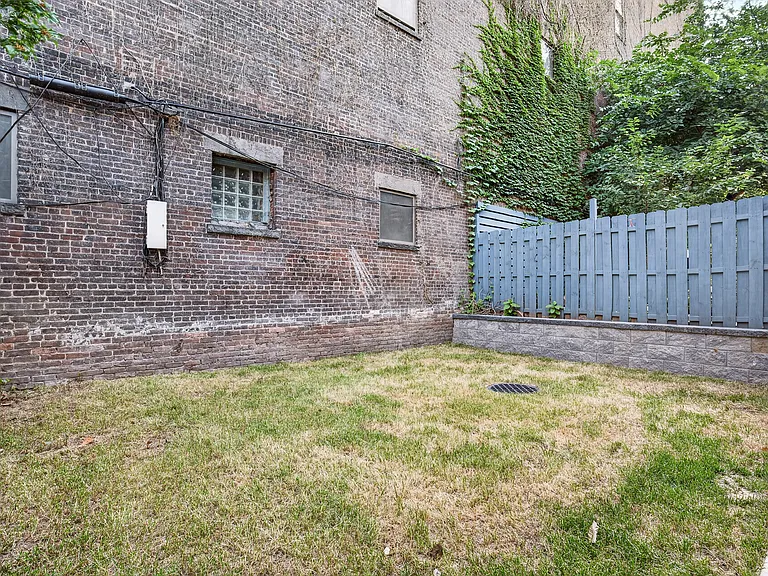 James St — Photo 43
