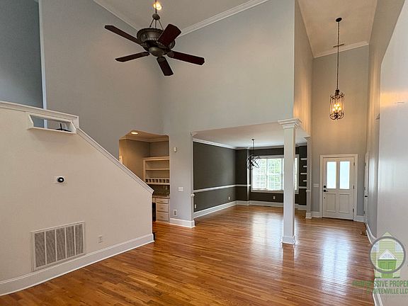 3rd image of 403 Mossy Ledge Ln