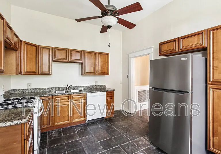 808 Pine St — Photo 5