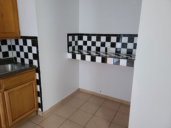 4th image of 1365 Sheridan Ave #C7
