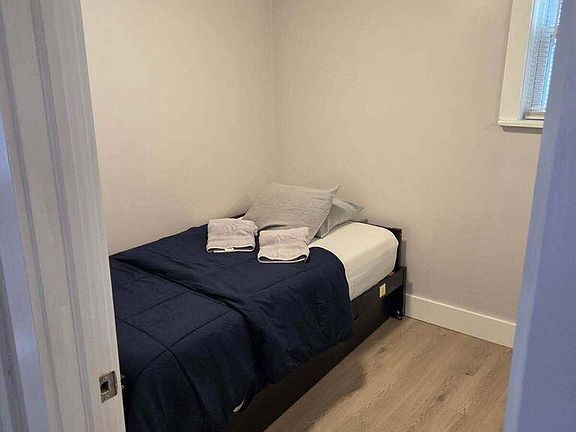 5th image of 247 Sherman Ave APT A