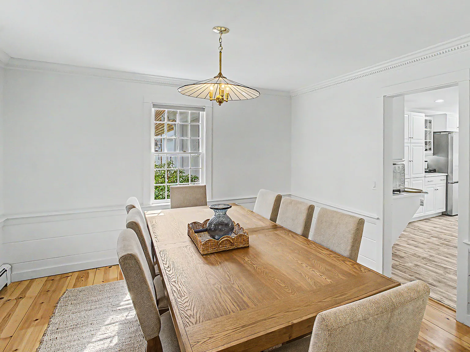 4 bed, 2.5 bath, 2052 sqft, $3,000 — Photo 4