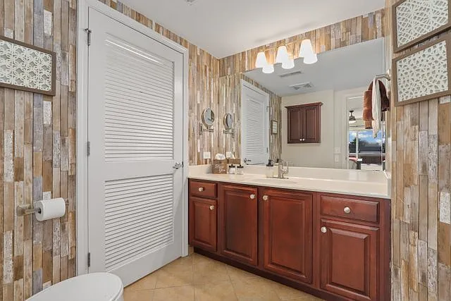 225 Main St #214 — Photo 17