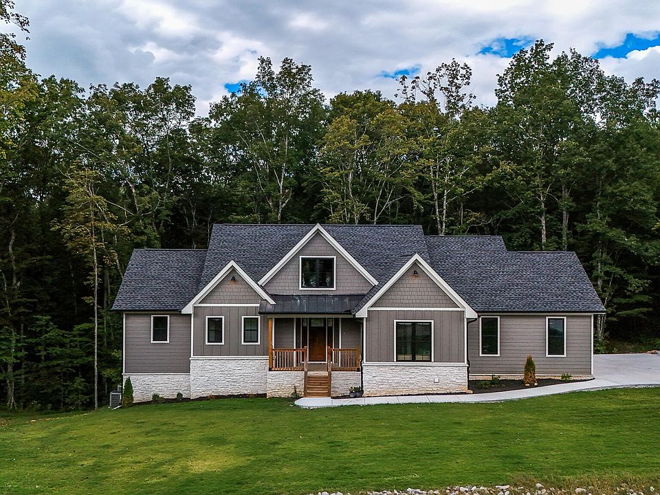 1st image of 490 Moonlight Ln