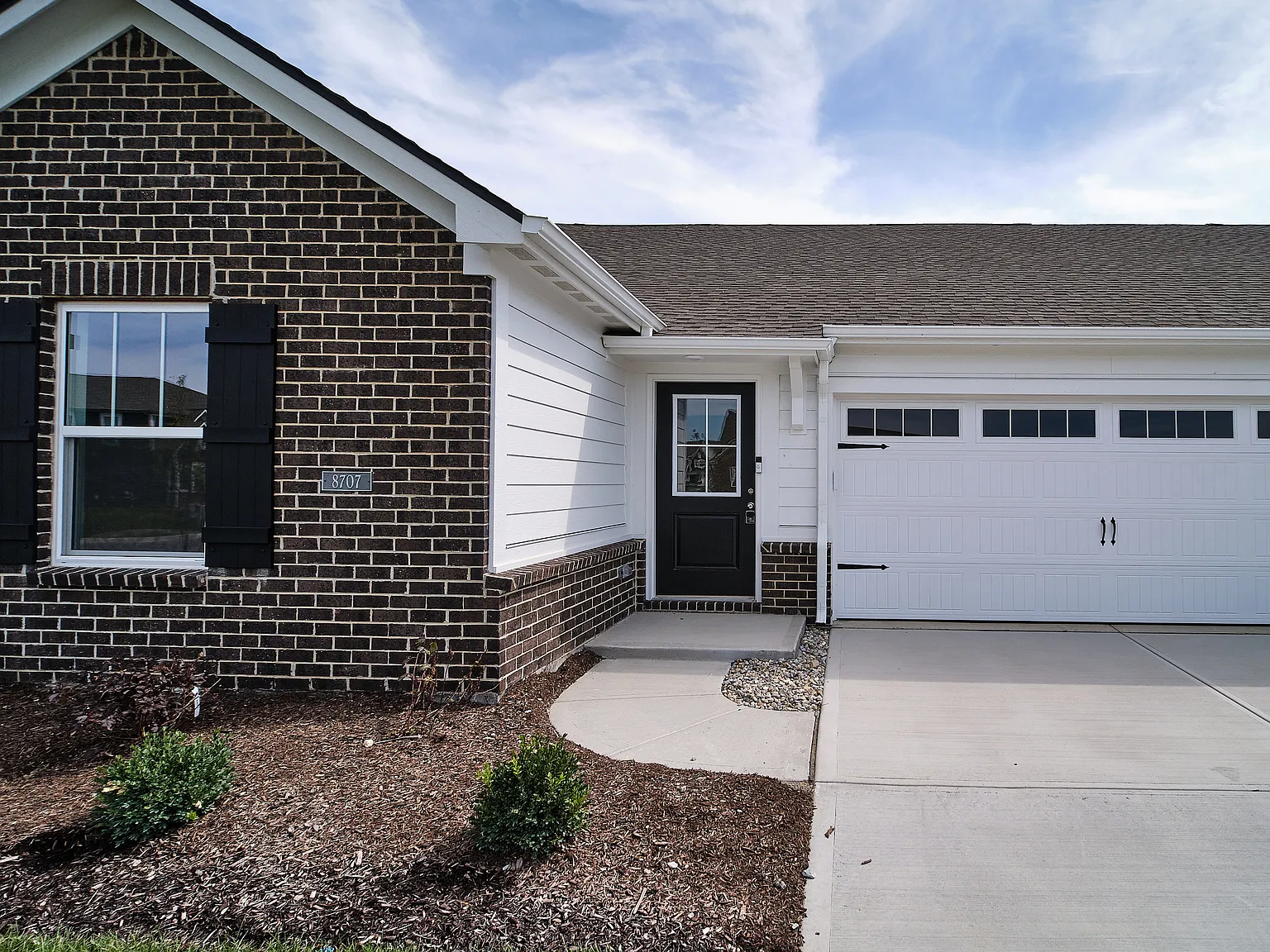 3 bed, 1530 sqft, $1,800 — Photo 1