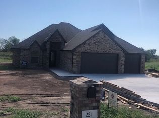 224 Mountain Ridge Dr, Lawton, OK 73507