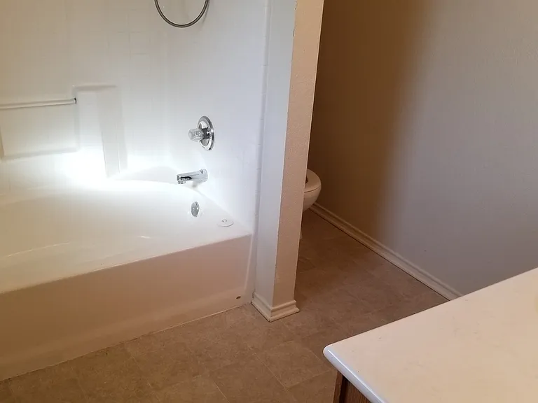 7215 Upland Bend Dr — Photo 10