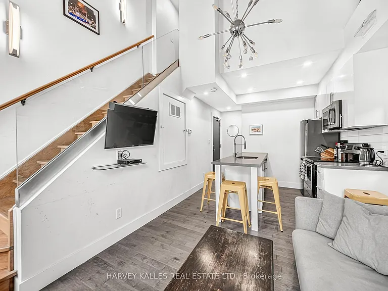 160 Lansdowne Ave #1 — Photo 5