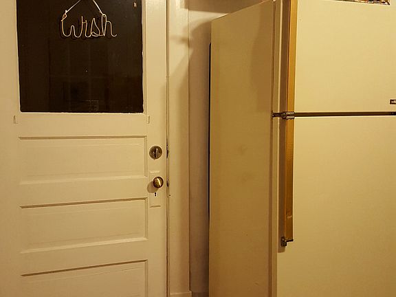 2nd image of 1019 W High St