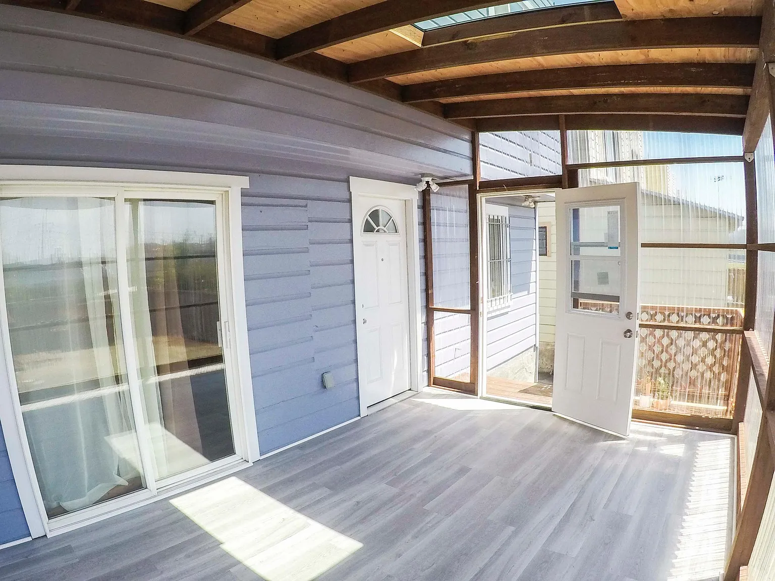 438 Willits St — Photo 3
