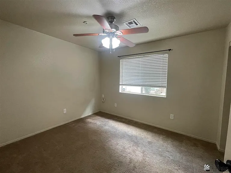 9027 E 31st Ln — Photo 15