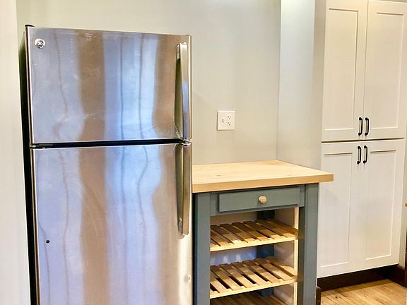 3rd image of 192 Esser Ave #2