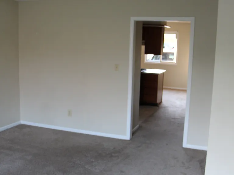 33B Keran Manor Ct #B — Photo 6