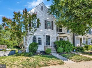 6512 Brick Hearth Ct, Alexandria, VA 22306