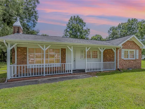 511 State Highway 100, Whitsett, NC 27377