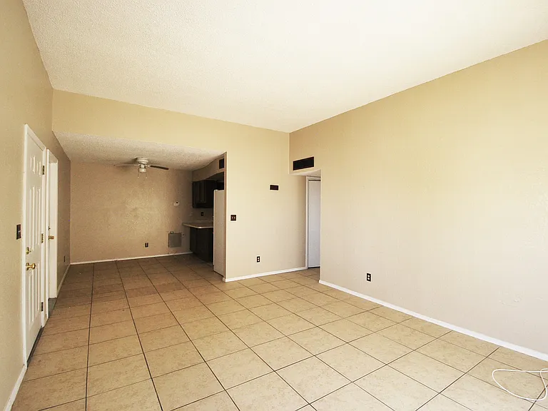 216 Cutlass Dr #B — Photo 6