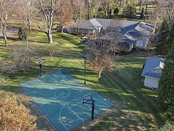 2nd image of 714 Farrell Rd