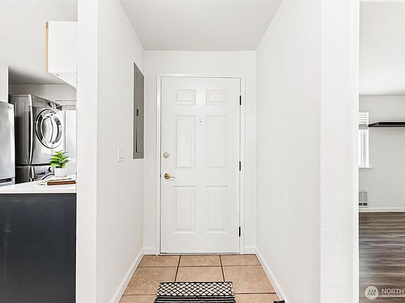 3rd image of 732 126th Avenue NE #109