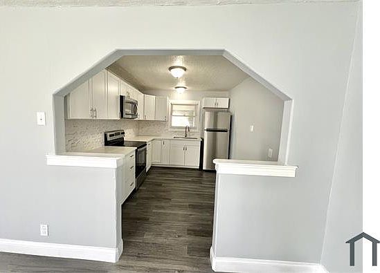 3rd image of 1105 Rocky Ln