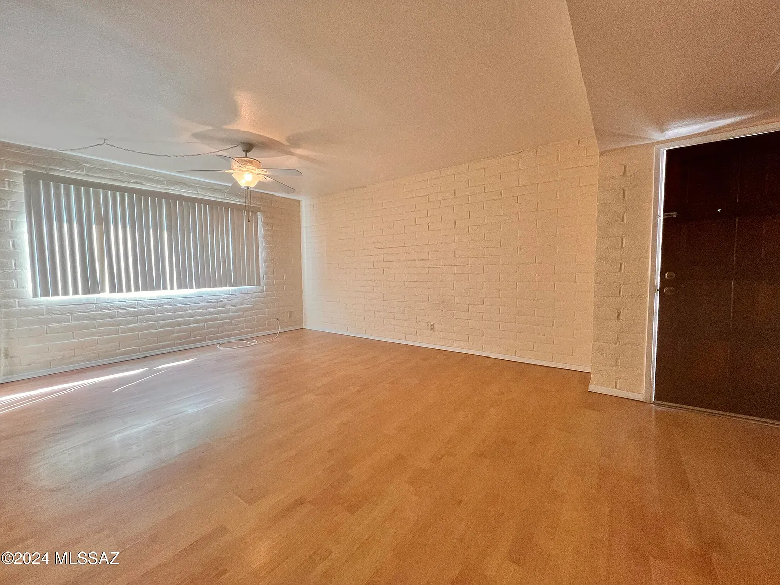 1 bed, 1.5 bath, 958 sqft, $950 — Photo 3