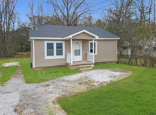 33 Agnew Rd, Greenville, SC 29611