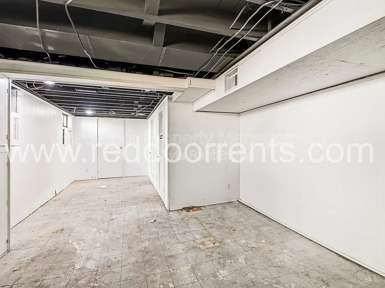 4704 N College Ave — Photo 23