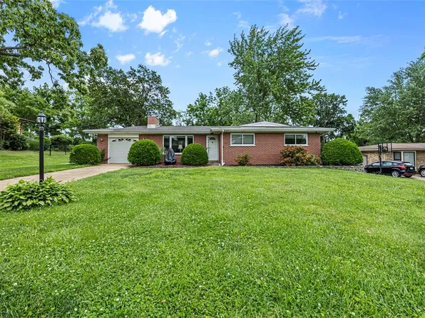 18 Larkin Ln, Saint Louis, MO 63128