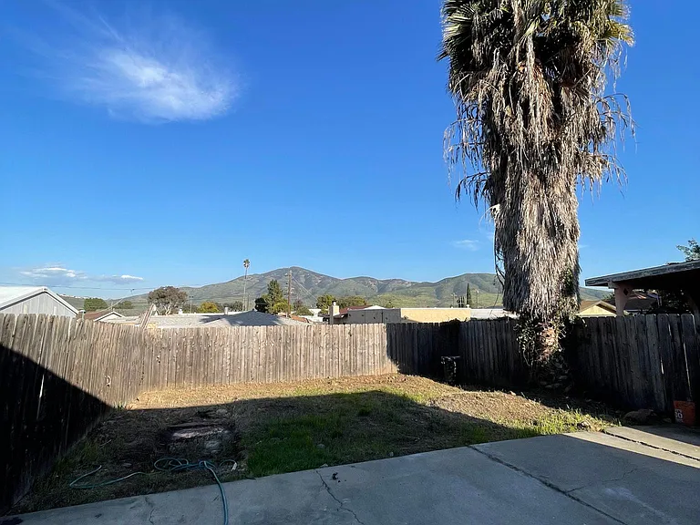 537 Ramona Ave — Photo 15