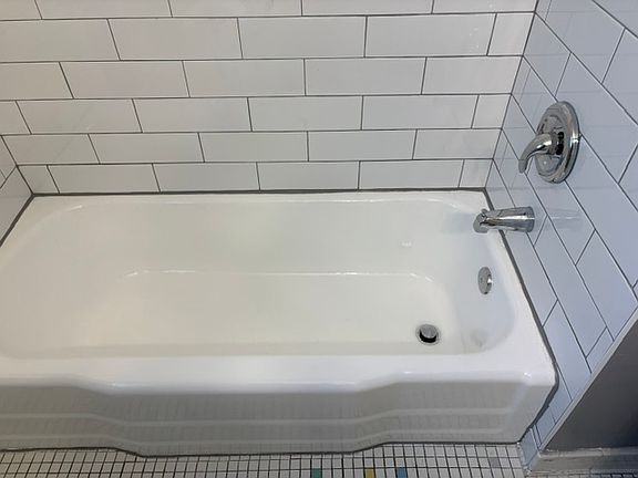 BATHROOM PIC 2