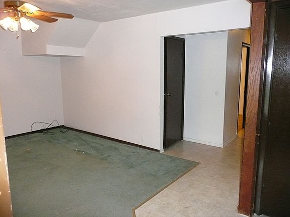 2nd image of 4611 Tyrolean Ave