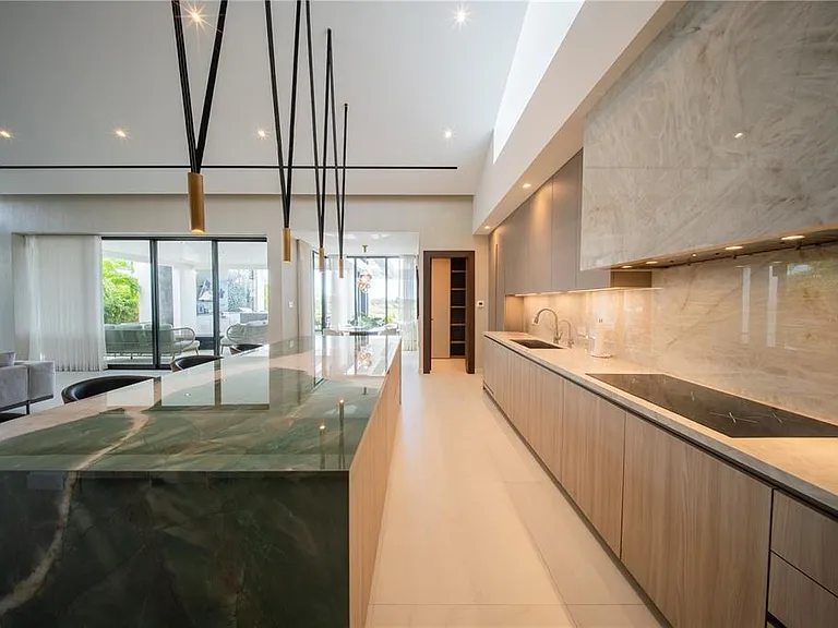 1 Corredor Miralago #908 — Photo 21